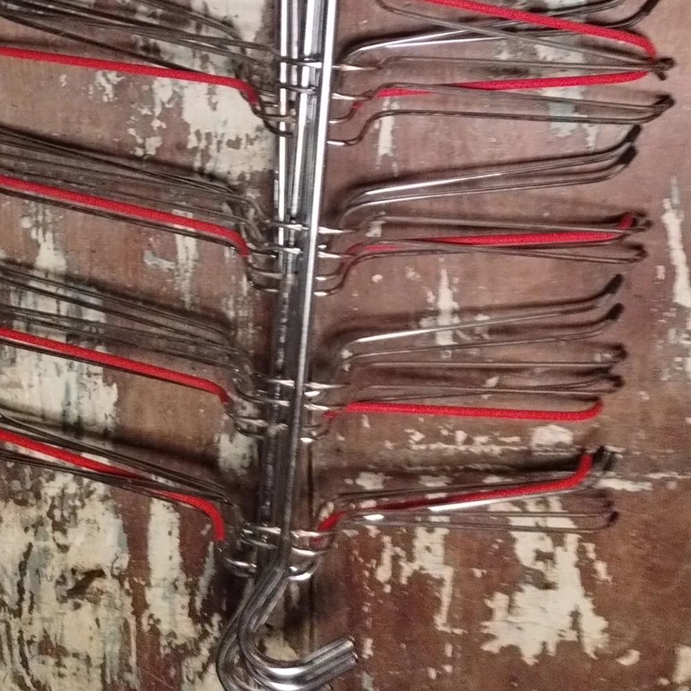 6 Multi rack space saving metal hangers